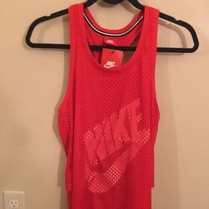 Nike Women’s Red Jerseys Top